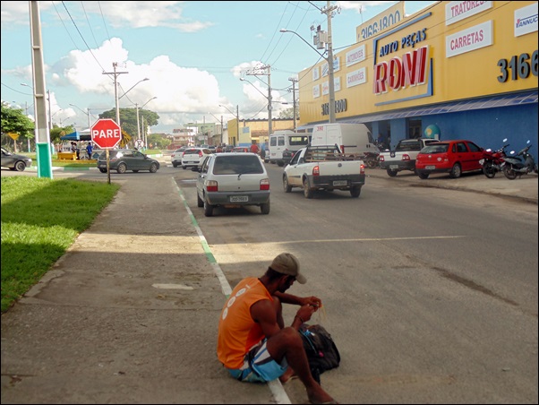 Parado a beira do caminho. Sobre o futuro econômico e industrial de Eunápolis. “Tudo até agora, não passou de conversa fiada e sem avanços palpáveis”, reclama um empresário local.